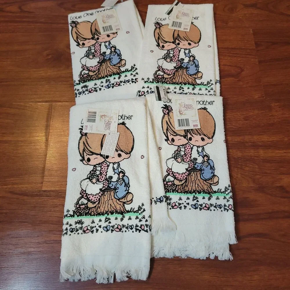 NWTs Vintage Precious Moments Kitchen Linen Set - 4 Kitchen Towels